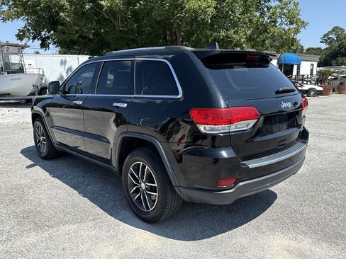 Used 2017 Jeep Grand Cherokee Limited w/ Luxury Group II image 3