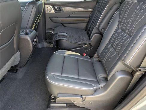 New 2026 Buick Enclave Avenir w/ Super Cruise Package FWD image 17