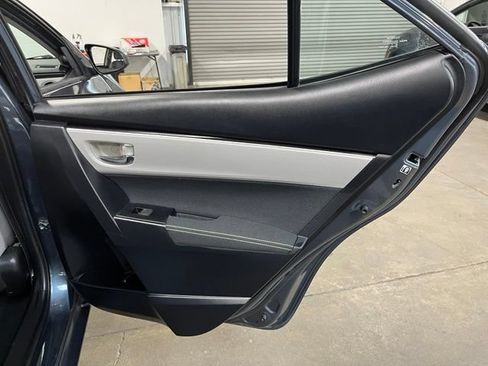 Used 2017 Toyota Corolla LE w/ Carpet Mat Package (TMS) FWD image 16