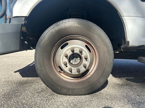 Used 2017 Ford F350 XL w/ Power Equipment Group image 7