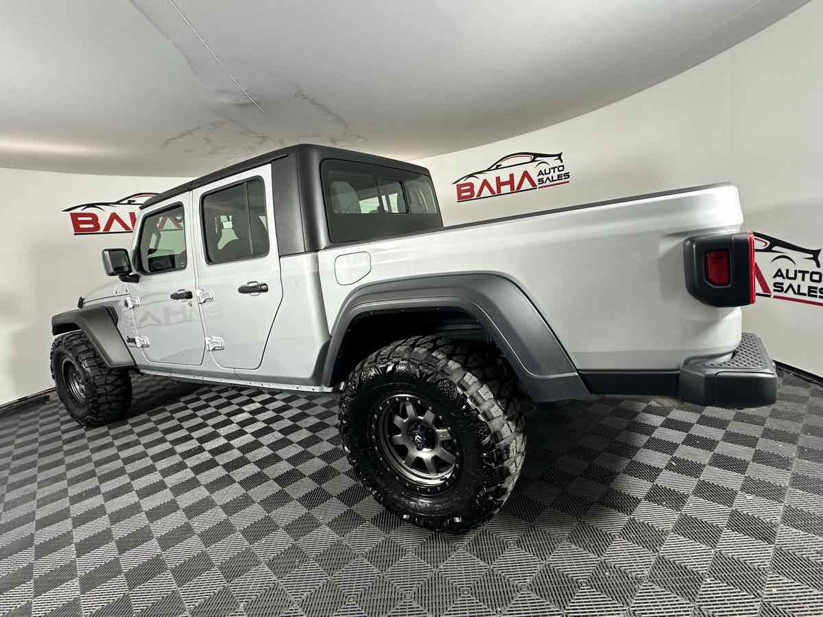 Used 2024 Jeep Gladiator Sport AWD/4WD image 7