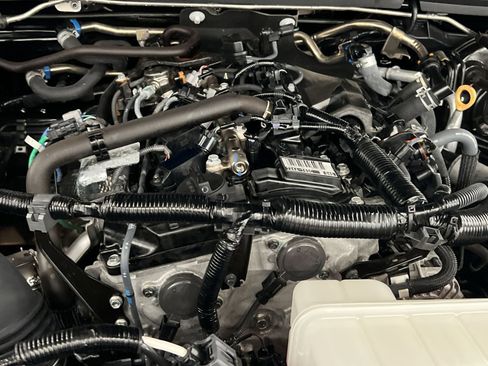 Used 2025 Toyota Tacoma TRD Off-Road image 24