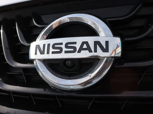 Used 2017 Nissan Murano SV w/ Premium Plus Package image 8