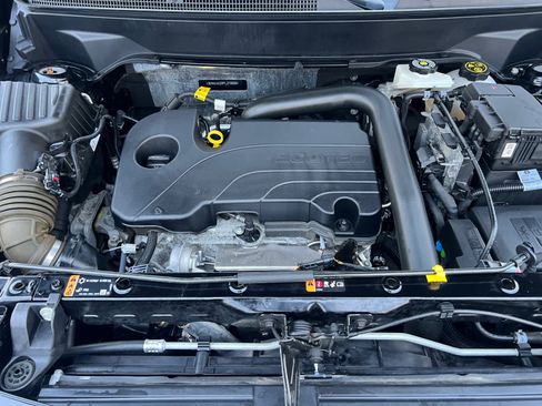 Used 2023 Chevrolet Equinox Premier AWD/4WD image 6