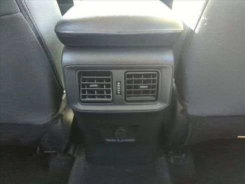 Used 2020 Toyota RAV4 LE image 17