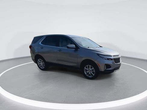 Used 2024 Chevrolet Equinox LT AWD/4WD image 2