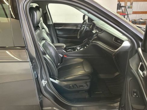 Used 2021 Jeep Grand Cherokee L Limited AWD/4WD image 25