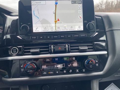 Used 2022 Nissan Pathfinder Platinum w/ Cargo Package image 33