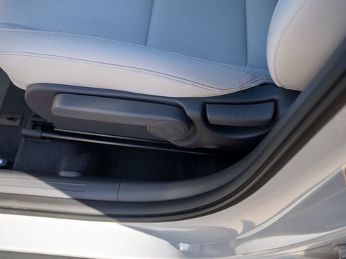 New 2026 Hyundai Kona SE image 17