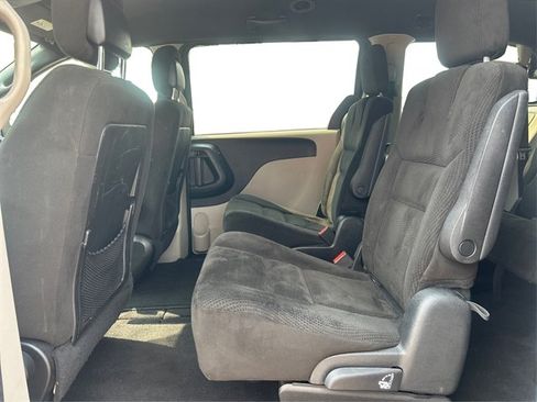 Used 2015 Dodge Grand Caravan SE FWD image 11