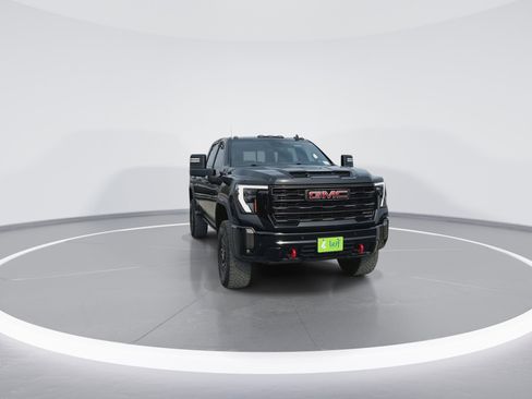 Used 2024 GMC Sierra 2500 AT4X image 4