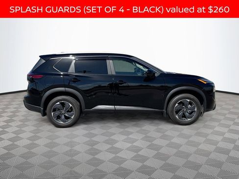 Used 2025 Nissan Rogue SV w/ SV Premium Package image 4