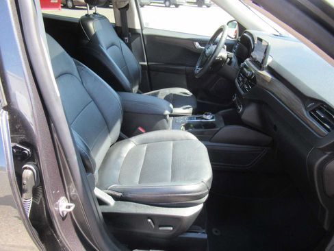 Used 2020 Ford Escape Titanium AWD/4WD image 22