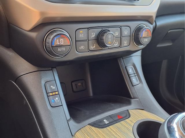 Certified 2019 GMC Acadia Denali w/ Technology Package FWD image 9