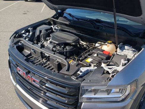 Used 2022 GMC Acadia SLT w/ Elevation Edition image 47