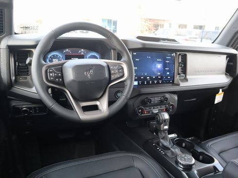 New 2025 Ford Bronco Big Bend image 2