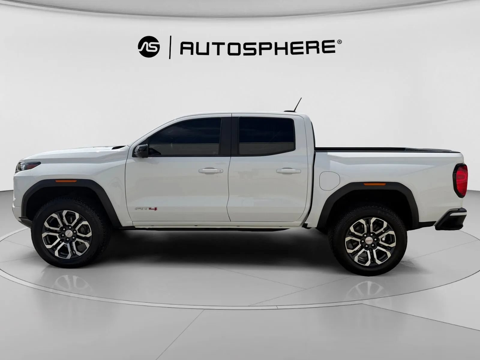 Used 2024 GMC Canyon AT4 w/ AT4 Premium Package AWD/4WD image 4