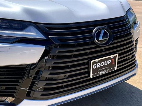 Used 2025 Lexus LX 600 4WD w/ Appearance Package image 30
