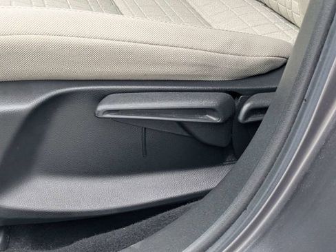 Used 2024 Honda HR-V LX image 19