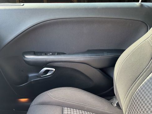 Used 2019 Dodge Challenger SXT RWD image 11