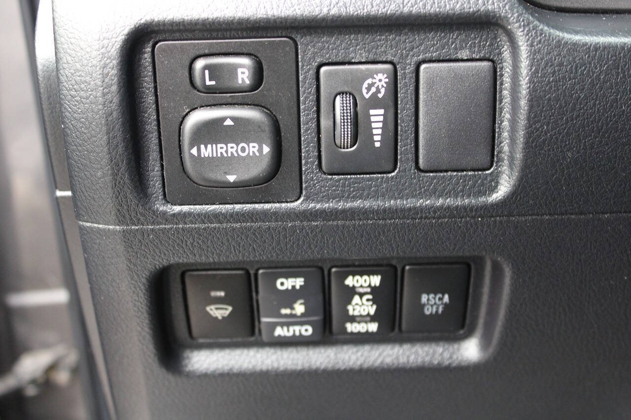 Used 2013 Toyota 4Runner Limited AWD/4WD image 28