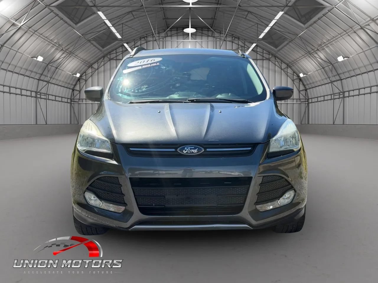 Used 2016 Ford Escape SE w/ SE Leather Comfort Package FWD image 2