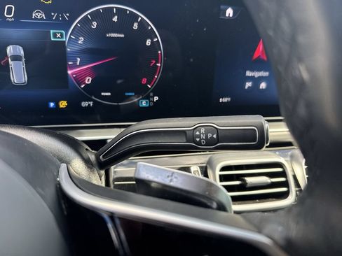 Used 2024 Mercedes-Benz Maybach GLS 600 4MATIC image 23