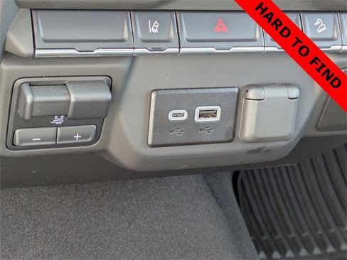 Certified 2025 Chevrolet Silverado 2500 Custom w/ Z71 Off-Road Package image 28