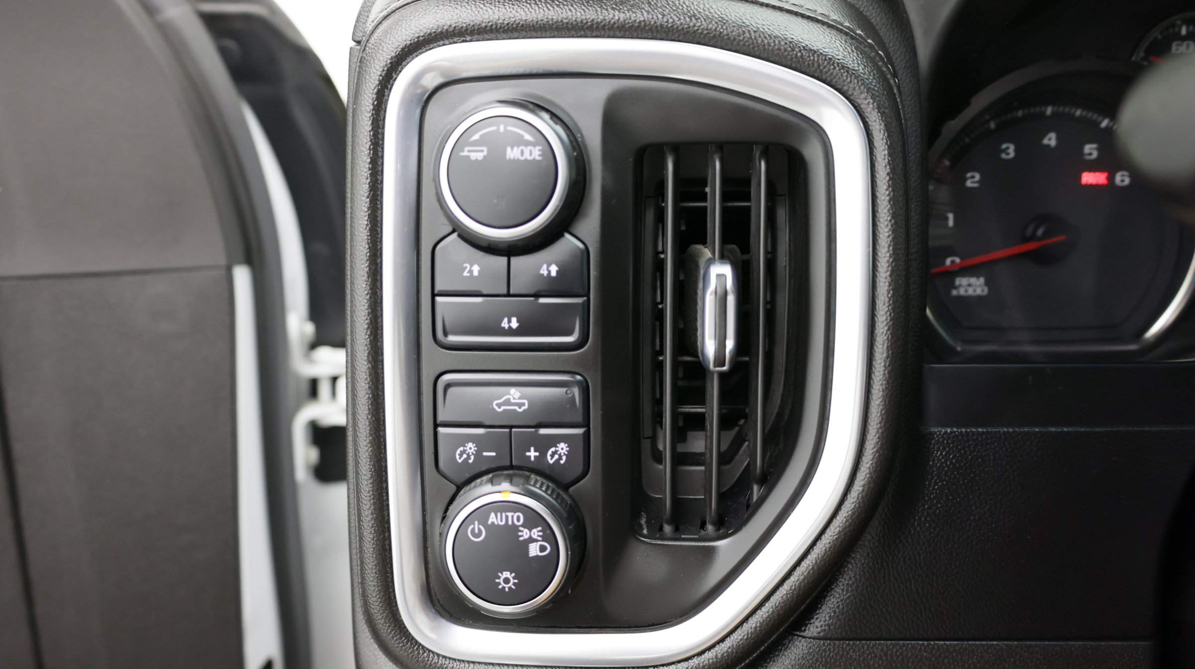 Used 2022 Chevrolet Silverado 2500 LT AWD/4WD image 15