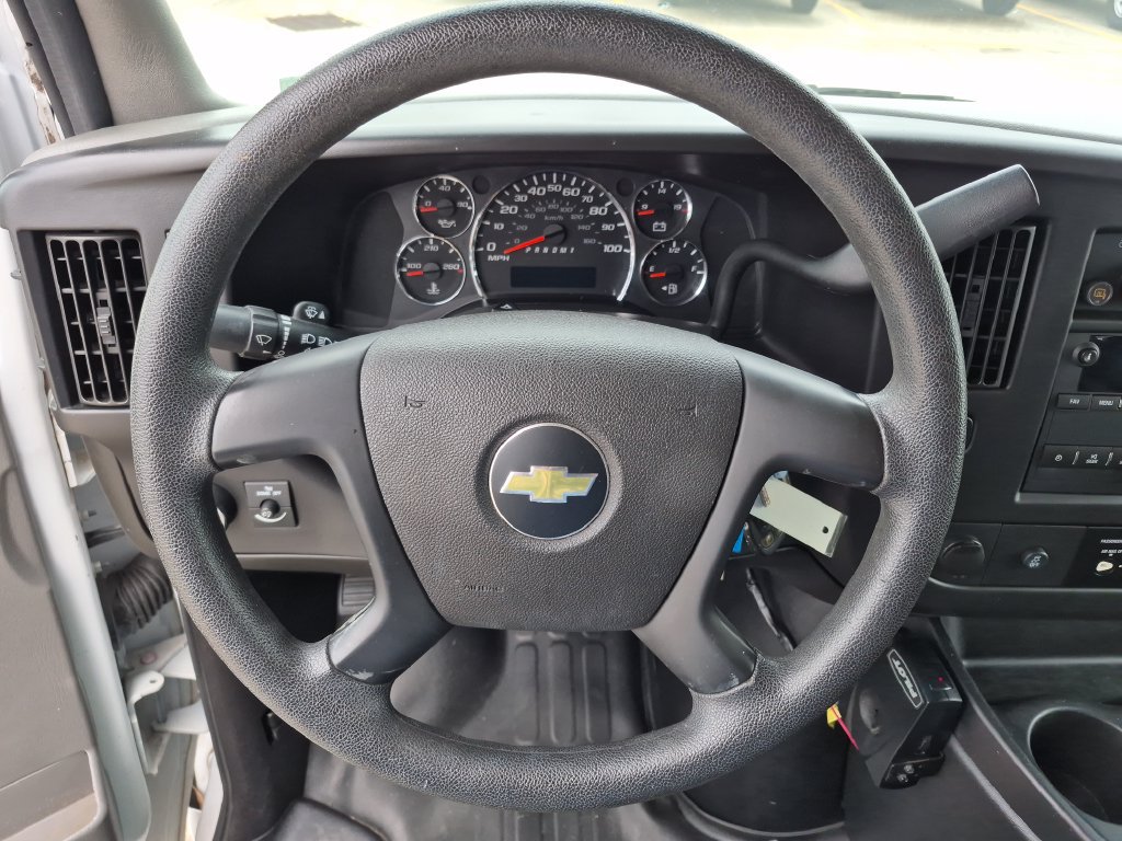 Used 2015 Chevrolet Express 2500 RWD image 10