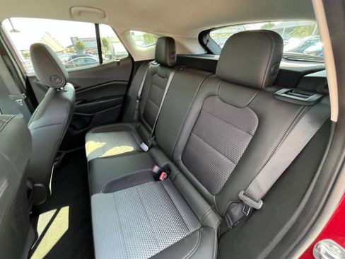 Used 2025 Chevrolet Trax LT image 27