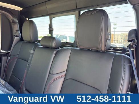 Used 2025 Jeep Gladiator Rubicon AWD/4WD image 29