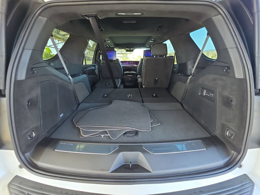 Certified 2025 Cadillac Escalade Sport Platinum w/ LPO, ONYX Package AWD/4WD image 27