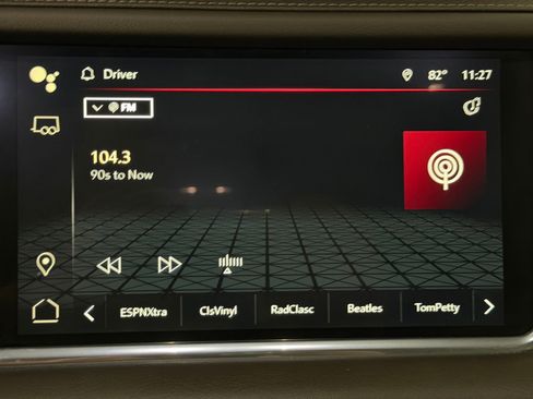 Used 2022 GMC Yukon XL Denali AWD/4WD image 35