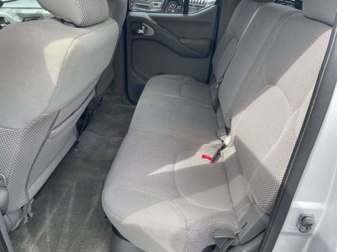 Used 2017 Nissan Frontier SV RWD image 6