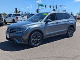 Used 2024 Volkswagen Tiguan SE image 2