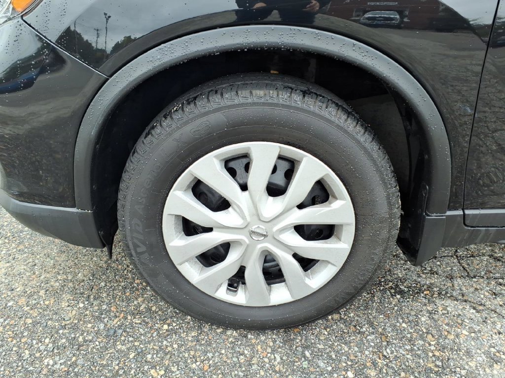 Used 2018 Nissan Rogue S AWD/4WD image 10