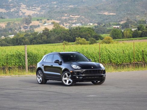 Used 2017 Porsche Macan AWD/4WD image 4