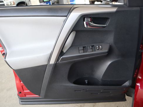 Used 2017 Toyota RAV4 XLE image 33