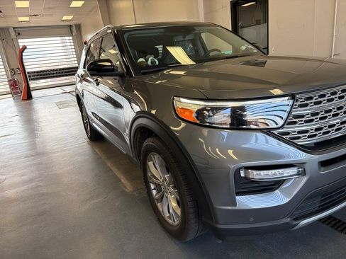 Used 2023 Ford Explorer Limited w/ Limited Technology Package AWD/4WD image 6