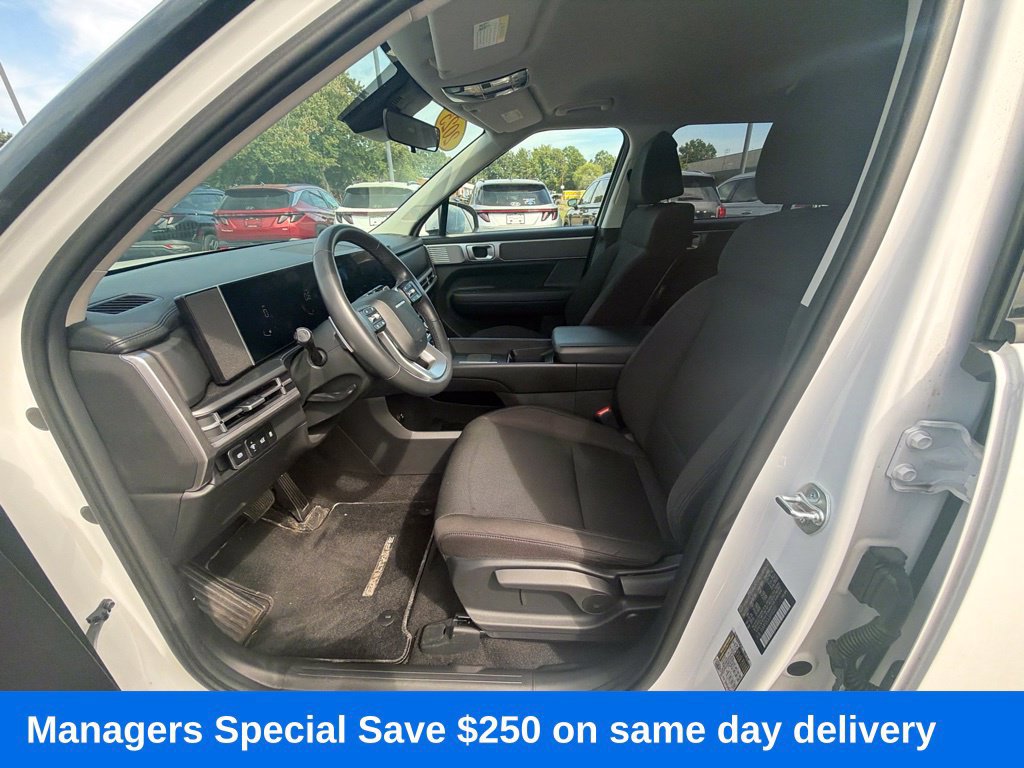 Certified 2025 Hyundai Santa Fe SE AWD/4WD image 13