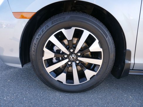 Certified 2025 Honda Odyssey EX-L image 13