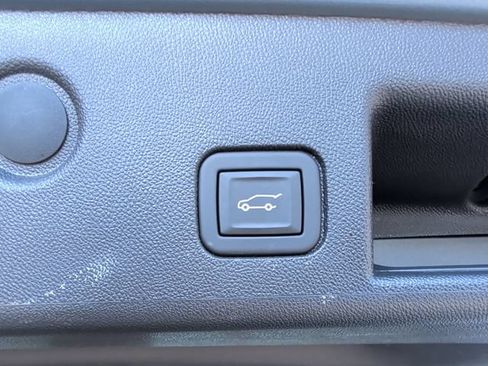 Used 2024 Chevrolet Equinox RS w/ RS Leather Package AWD/4WD image 31