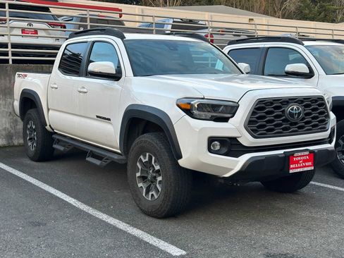Certified 2023 Toyota Tacoma TRD Off-Road image 3