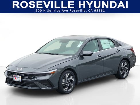 New 2025 Hyundai Elantra SEL image 1