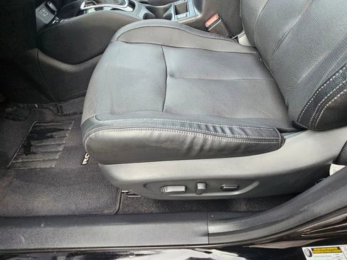 Used 2020 Nissan Rogue SL w/ Premium Package image 14