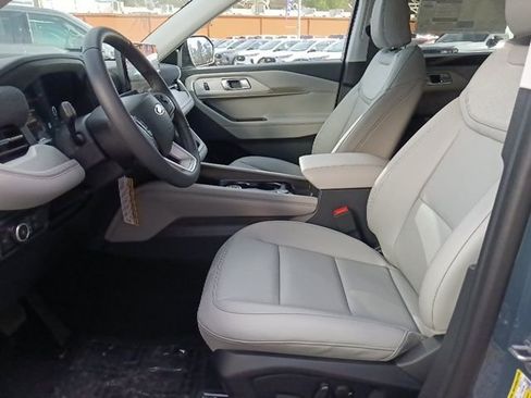 New 2026 Ford Explorer Active w/ Active Comfort Package RWD image 15