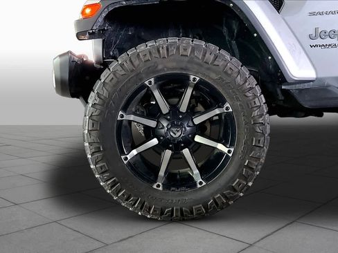 Used 2022 Jeep Wrangler Unlimited Sahara w/ Cold Weather Group AWD/4WD image 10