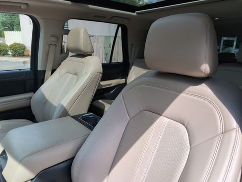 Used 2023 Ford Expedition Max Limited AWD/4WD image 9