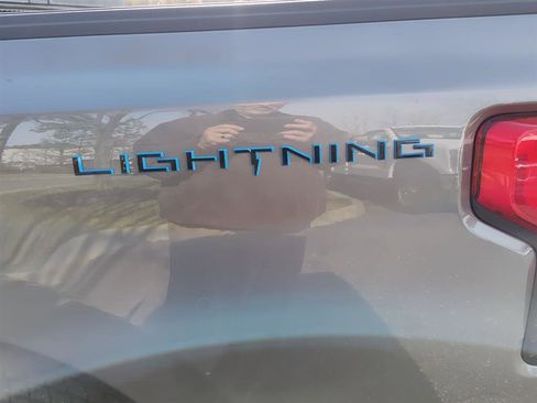Used 2024 Ford F150 Lightning Lariat image 7